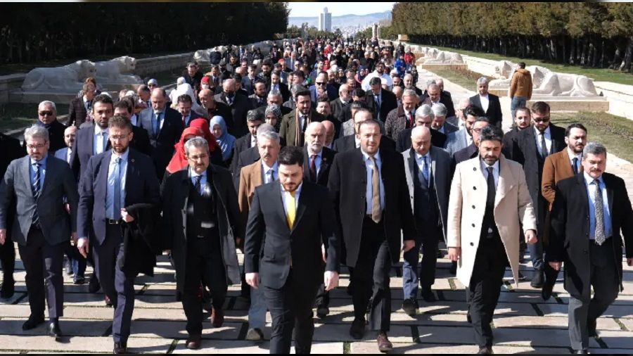 BTP liderinden siyasilere Atat�rk tavsiyesi