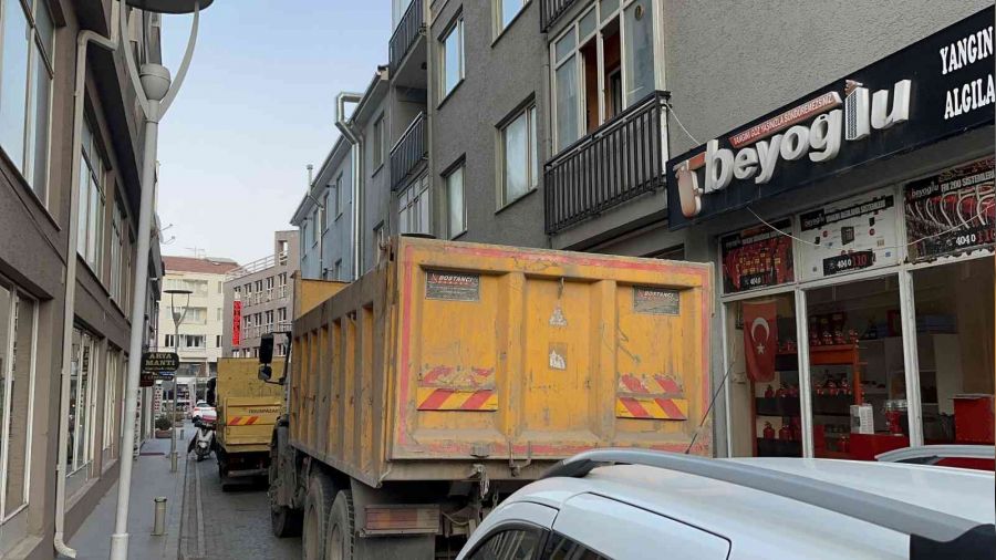 Bu evden yaklak 40 ton p kartld