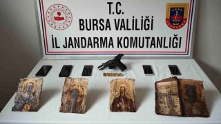 Bursa'da 10 milyon dolar değerinde tarihi İncil ele geçirildi