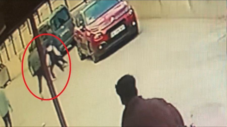 Bursa'da 12 ya��ndaki ortaokul ��rencisi, arkada��n� b��aklad�