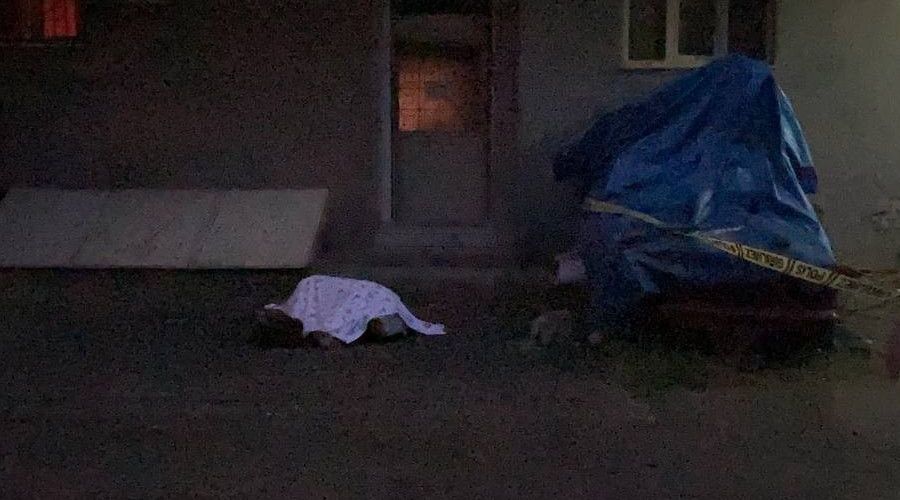 Bursa'da 5. kattan d��en ya�l� adam hayat�n� kaybetti