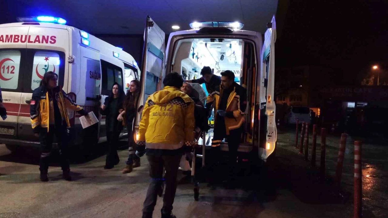 Bursa'da d�n�rler aras�nda silahl� kavga: 1 yaral�