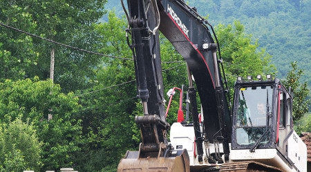 Büyükşehir'den selden etkilenen bölgeye anında müdahale