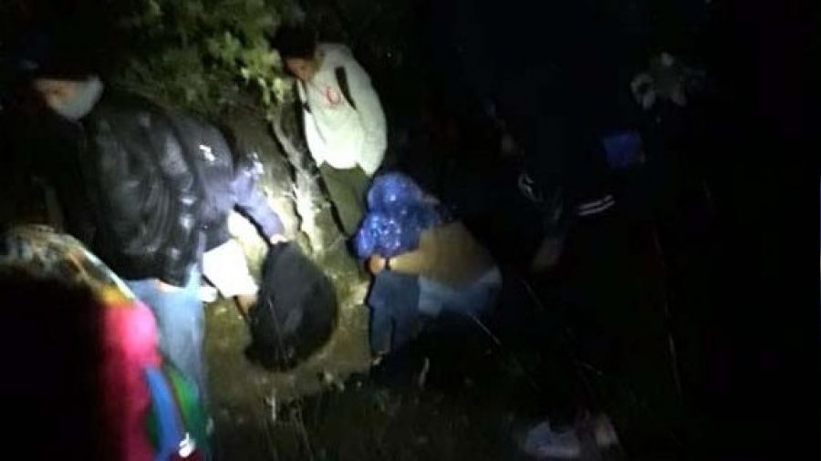 Çanakkale'de ekin tarlasından 26 kaçak göçmen çıktı