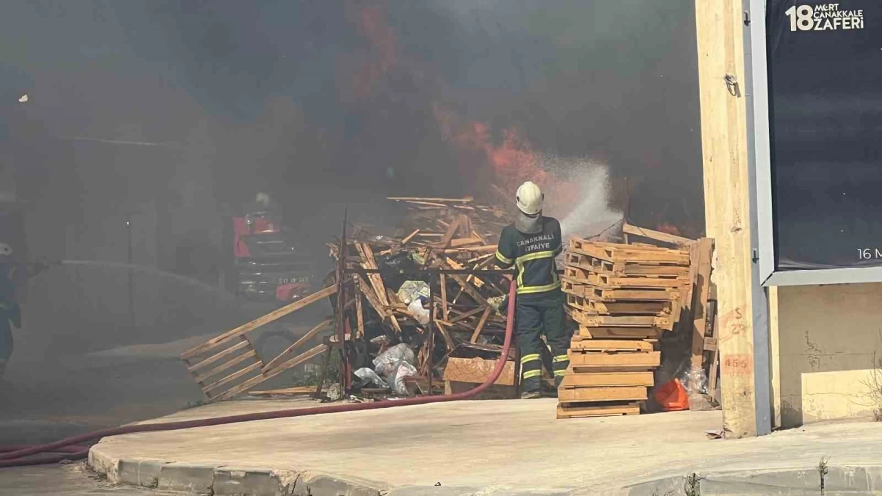 Çanakkale'de sanayi sitesinde korkutan yangın