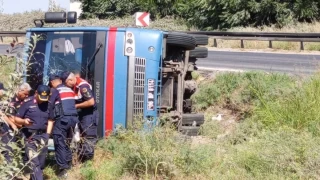 Cezaevi ring arac devrildi: 12 yaral