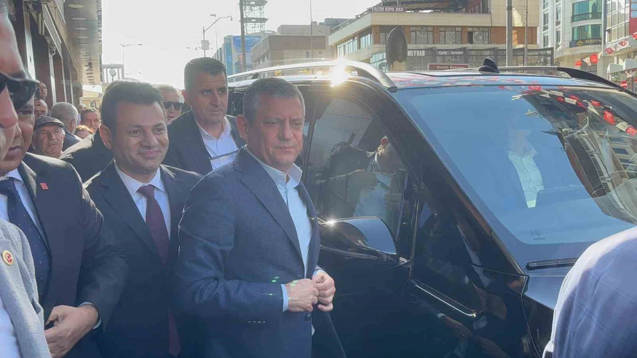 CHP Genel Bakan zel Gaziantep'te partililerle bir araya geldi