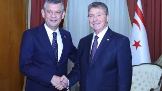 CHP Genel Başkanı Özel, KKTC Başbakanı Üstel ile bir araya geldi
