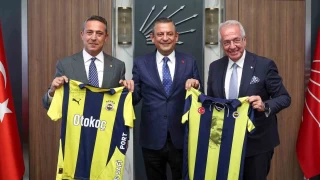 CHP Lideri Özgür Özel, Fenerbahçe Başkanı Ali Koç ile bir araya geldi