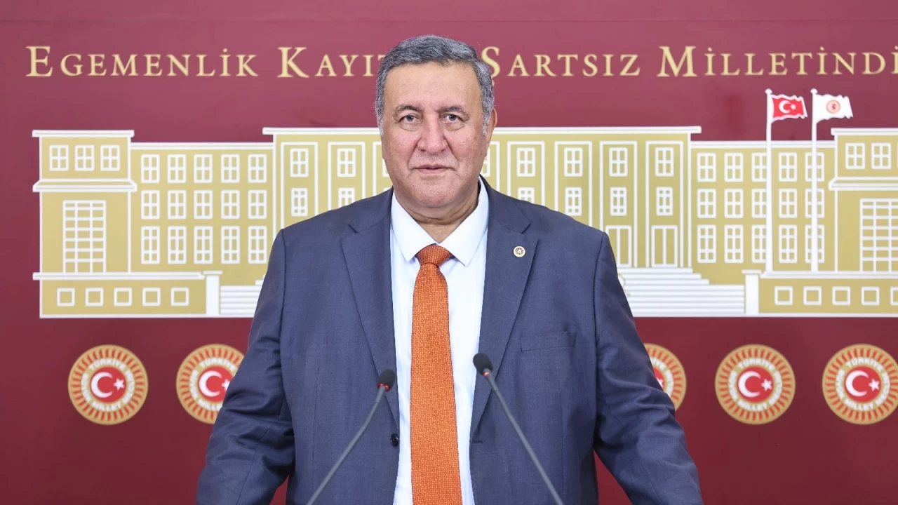 CHP Ni�de Milletvekili �mer Fethi G�rer, dar, sabit gelirli, emeklilik ve asgari standartlar�n AKP iktidarlar� d�nemindeki bor�lanma s�re�leri verileriyle takip etti