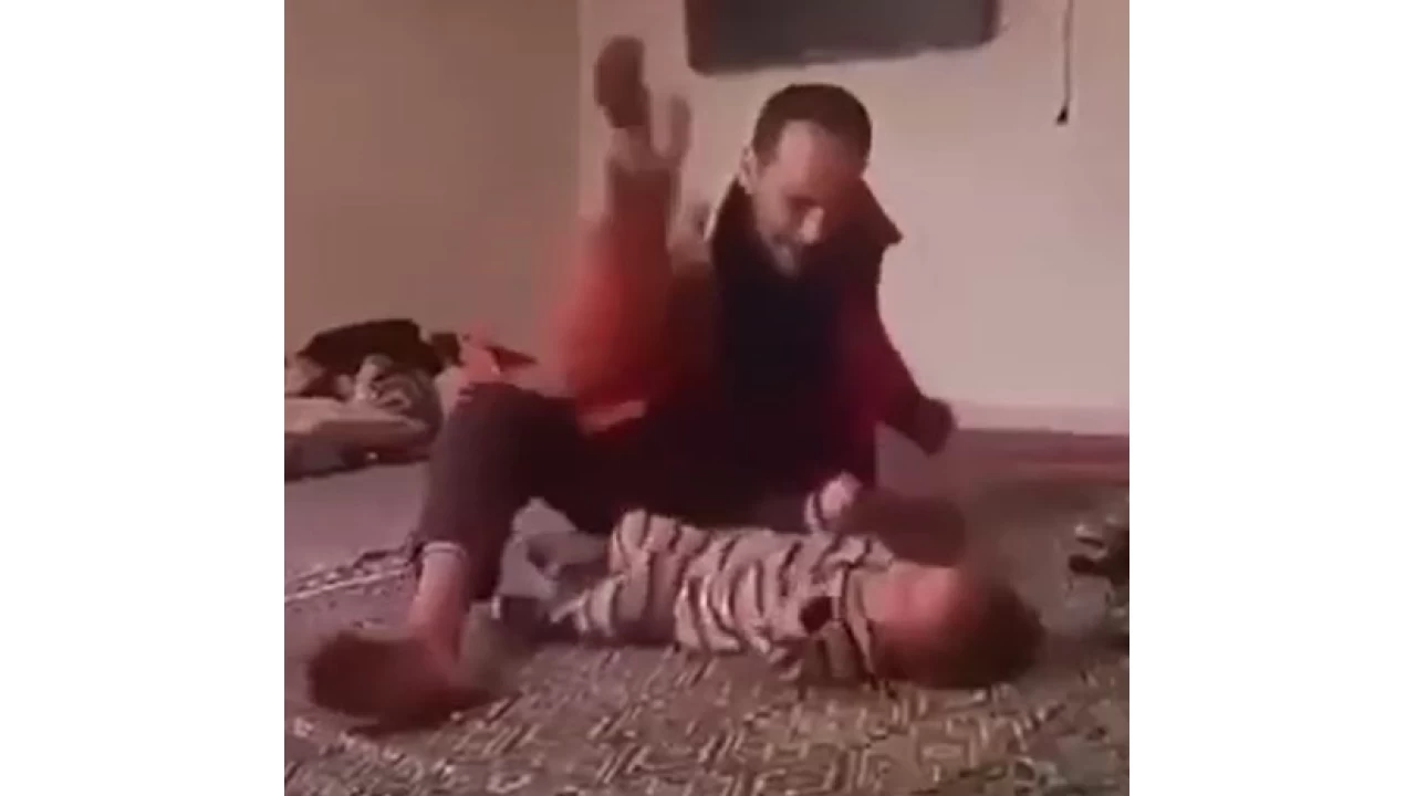 �ocu�una �iddet uygulayan �ah�s tutukland�
