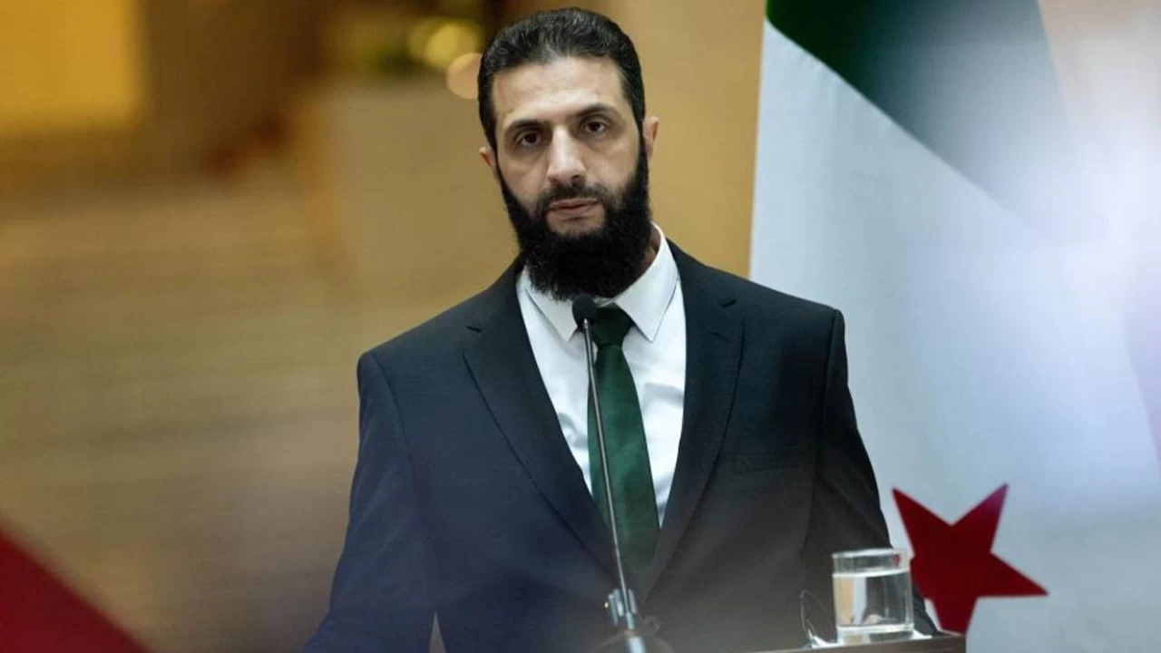 Colani, ilk madalyasını Batılı bir subaydan almış