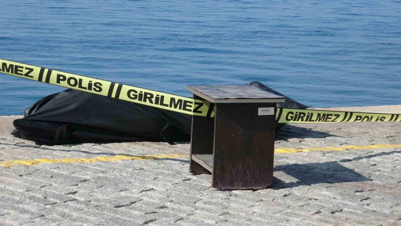 Denizde erkek cesedi bulundu
