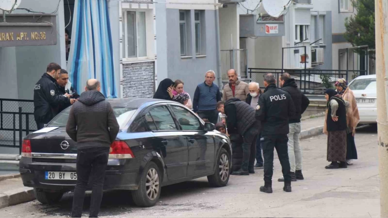 Denizli'de ya�l� adam evinde �l� bulundu
