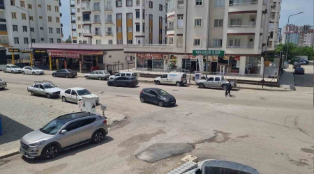 Deprem Adana'yı yine yokladı