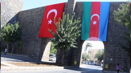 Diyarbakır'dan Azerbaycan'a destek