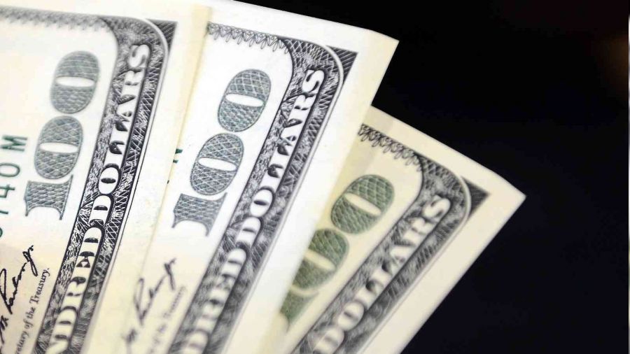 Dolar 15,95'ten haftaya başladı