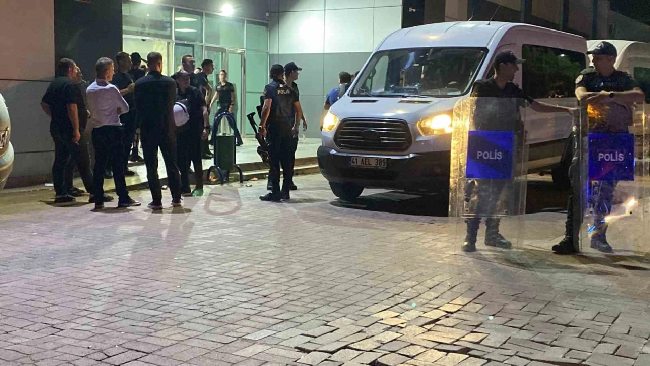 D���nde iki taraf aras�nda "oyun" kavgas�: 25 g�zalt�