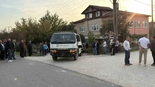 Durakta beklerken aracn arpt kadn ve ocuk ar yaraland