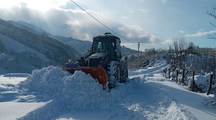 Düzce'de 11 köy yolunu açmak için çalışmalar sürüyor