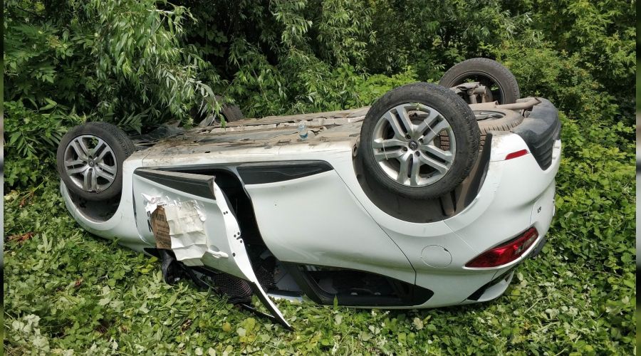 Ehliyet s�nav�nda ara� takla att�