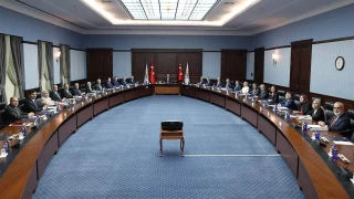 Erdoğan: Kimseyi kırmadan değişimi peyderpey yapacağız