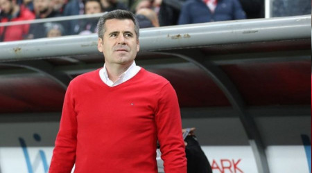 Eroğlu'nun "kırmızı kazak" uğuru