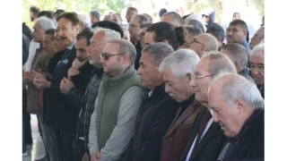 Ersun Yanal annesinden 1 hafta sonra babasını da kaybetti