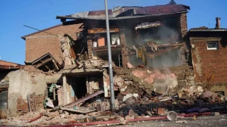 Erzurum'da doalgaz patlamas: 2 ev kt