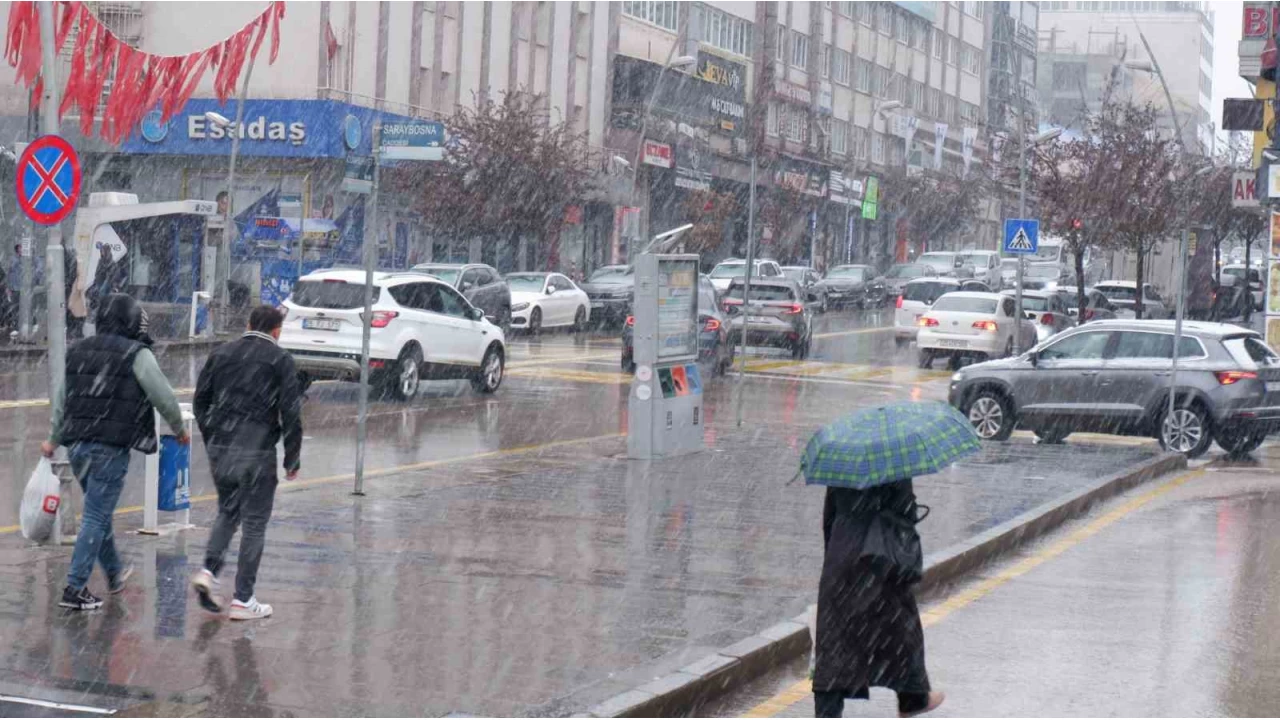 Erzurum'da may�s ay�nda kar ya����