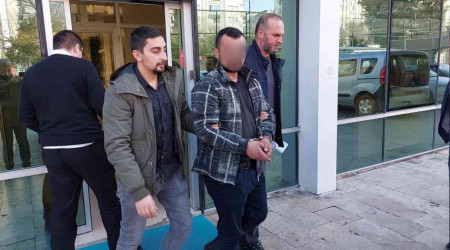 Eşinin eline mermi koyan koca tutuklandı