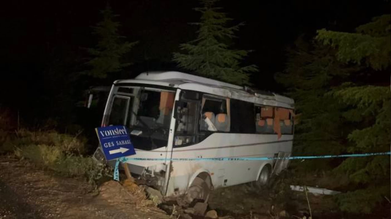 Eski�ehir'de trafik kazas�: 14'� polis 15 yaral�