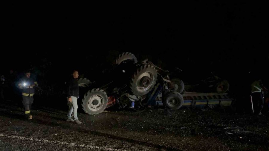 Eskiehir'de yolcu otobs traktre arpt: 3' ar 6 yaral