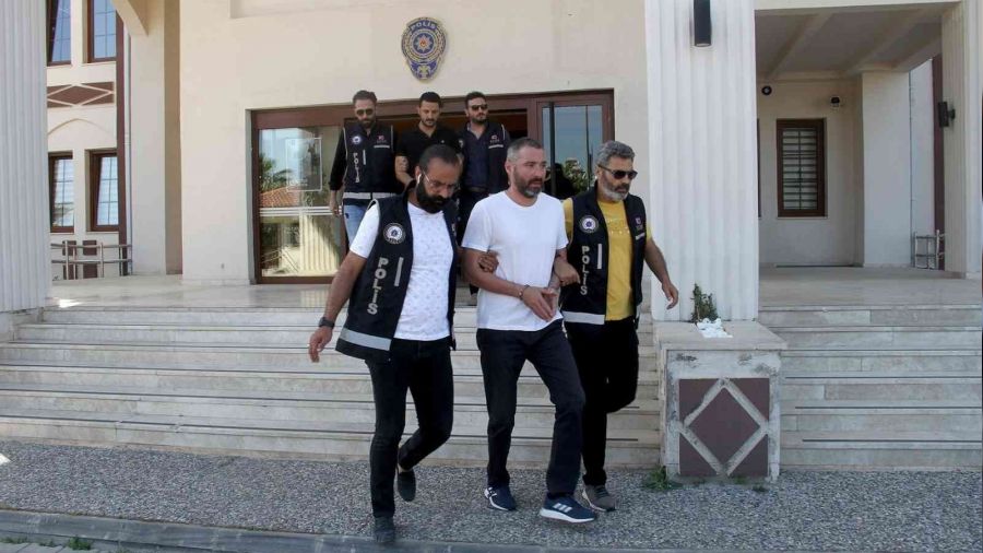 Esnafa silah zoruyla senet imzalattılar