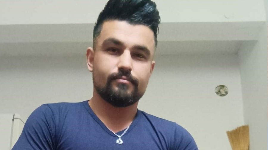 Evinde g��s�nden tabancayla vurulan gen� hayat�n� kaybetti