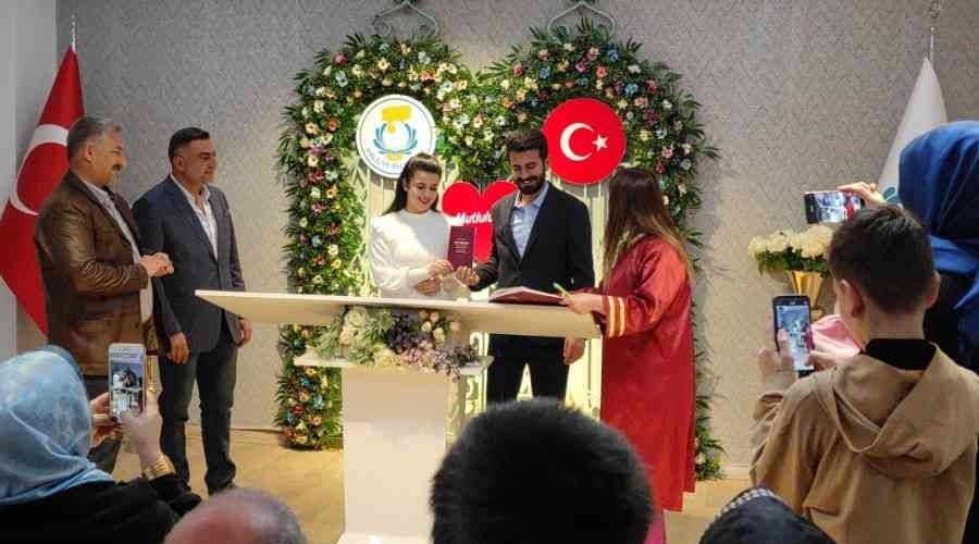 Evlendirme dairelerinde 14 Şubat yoğunluğu