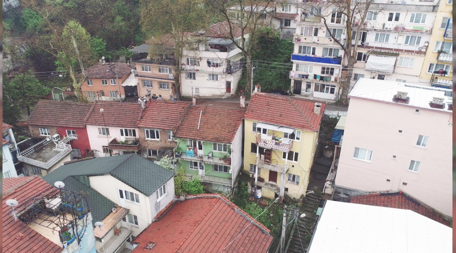 Evleri m�h�rlenen mahalleli isyan etti   