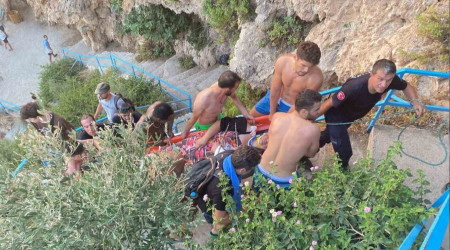 Falezlerden düşen Rus turisti kurtarma seferberliği