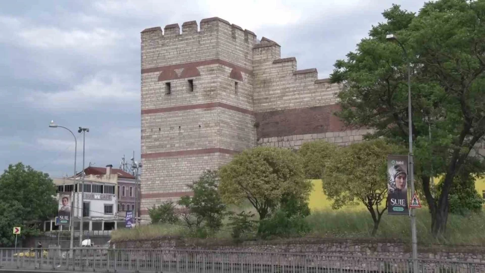 Fatih'te tarihi surlarda cinayet hazırlığı