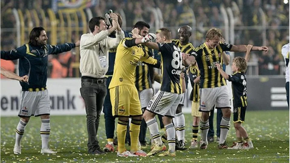 Fenerbahçe efsane sezonu yakaladı