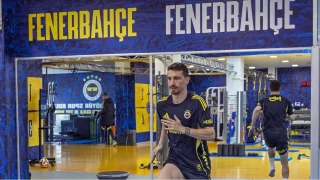 Fenerbahçe Gaziantep FK'ya hazırlanıyor, Mert Hakan sıkı çalışıyor