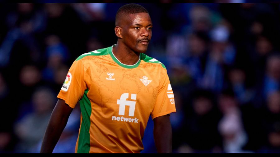 "Fenerbah�e ile s�zle�me imzalayacakt�m"