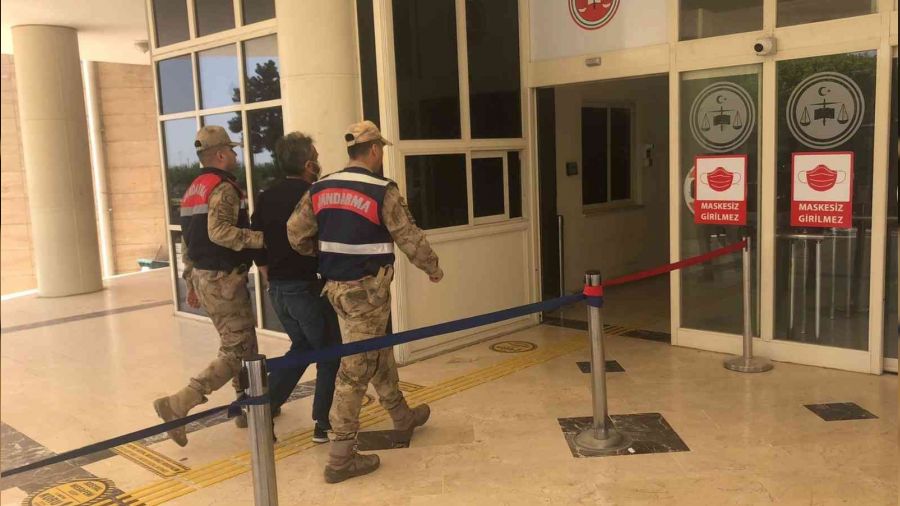FETÖ'ye yardım eden öğretmen tutuklandı