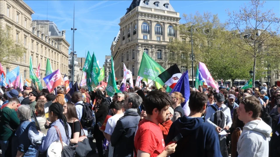 Frans�zlar, ABD�yi giderek daha fazla d��man olarak g�r�yor