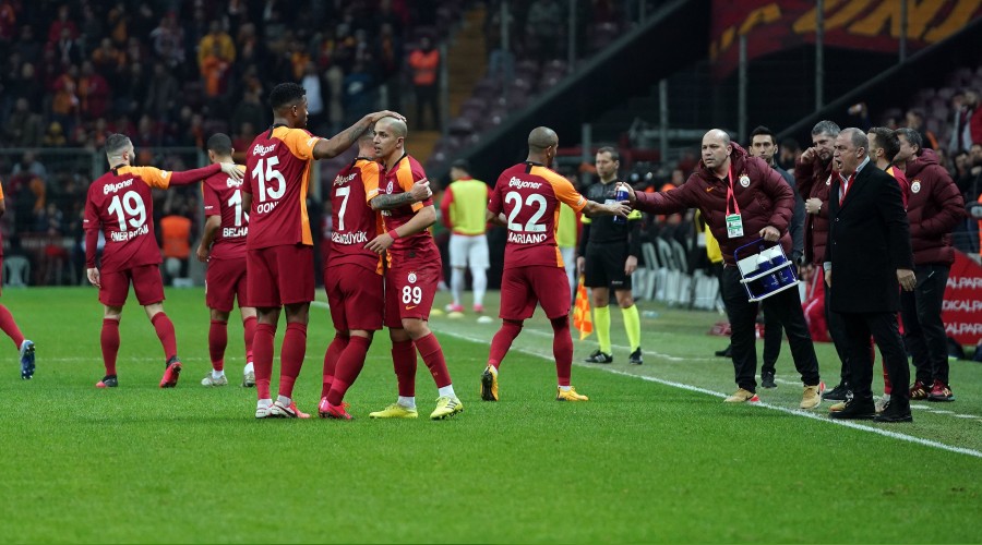 Galatasaray seriye ba�lad� 4-1