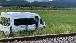 Gaziantep'te ��renci servisine tren �arpt�