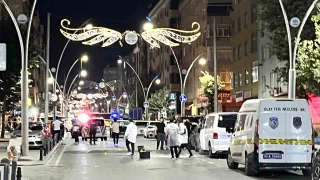 Gece yarısı Sultangazi'de silahlı saldırı: 1 ölü, 4 yaralı