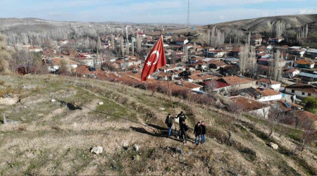 Gençlerin Türk bayrağı hassasiyeti