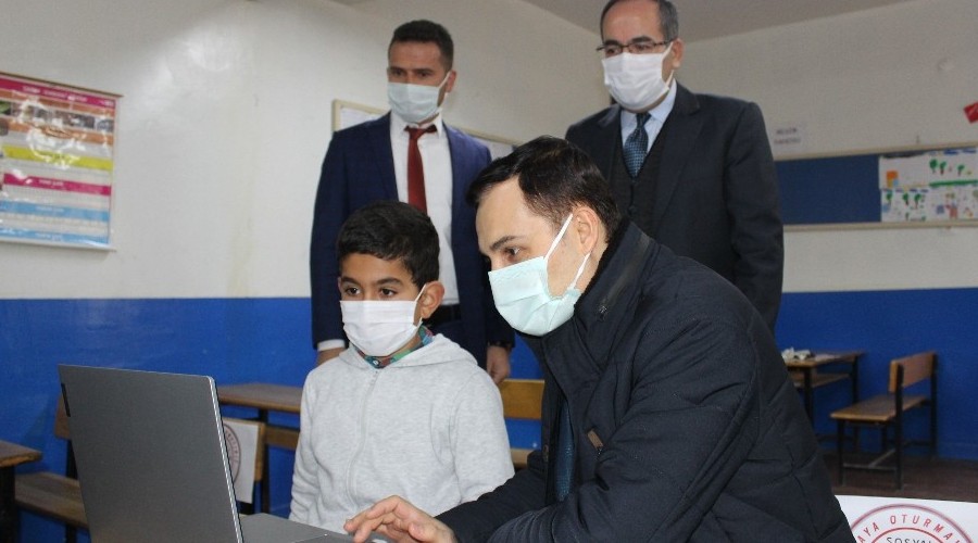 Gezici EBA destek noktası araçları öğrencilerle buluşuyor