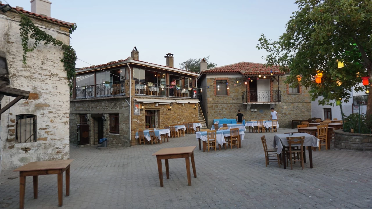 G�k�eada'da belgesi olmayan otel ve pansiyonlar m�h�rlendi